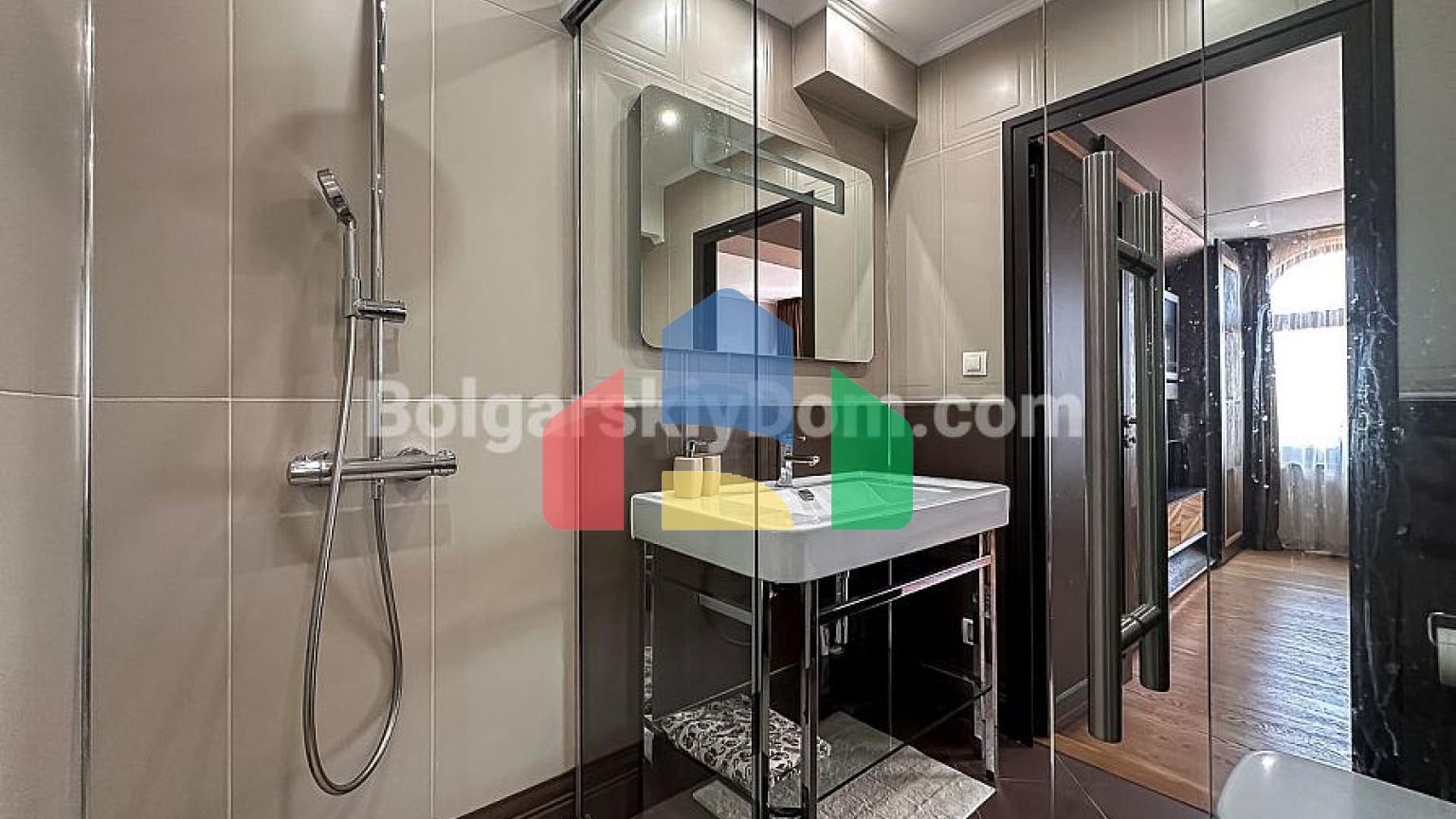 Чотирикімнатна квартира в Естебан