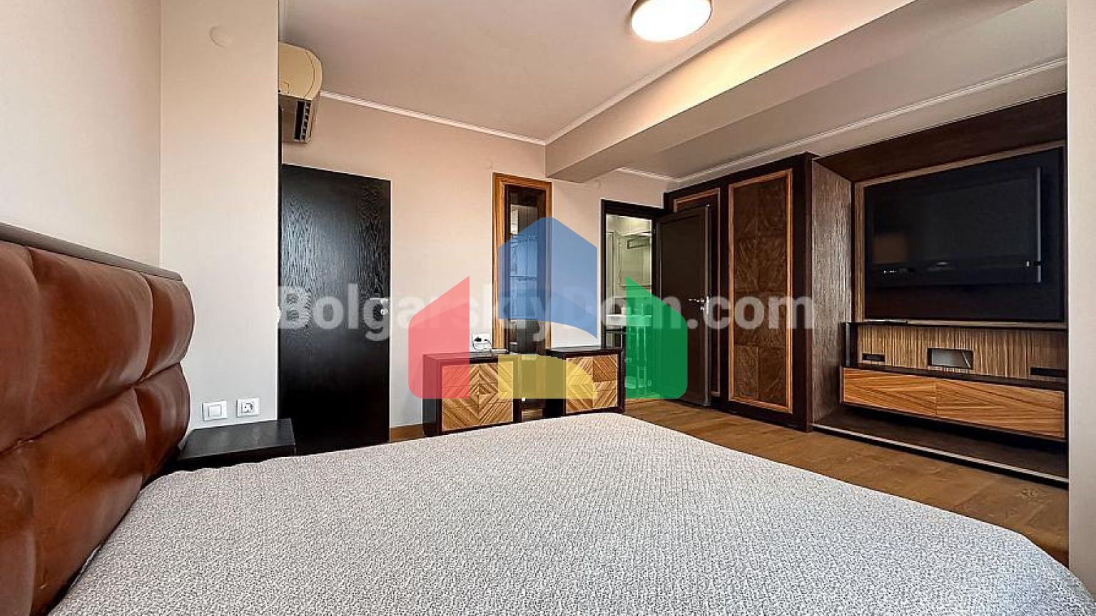 Чотирикімнатна квартира в Естебан