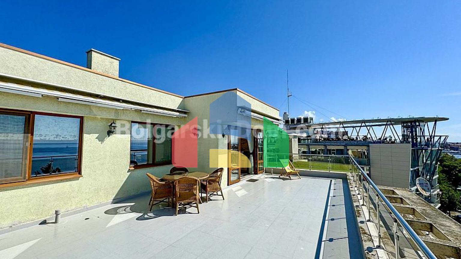 Трикімнатна квартира-мезонет в Віго