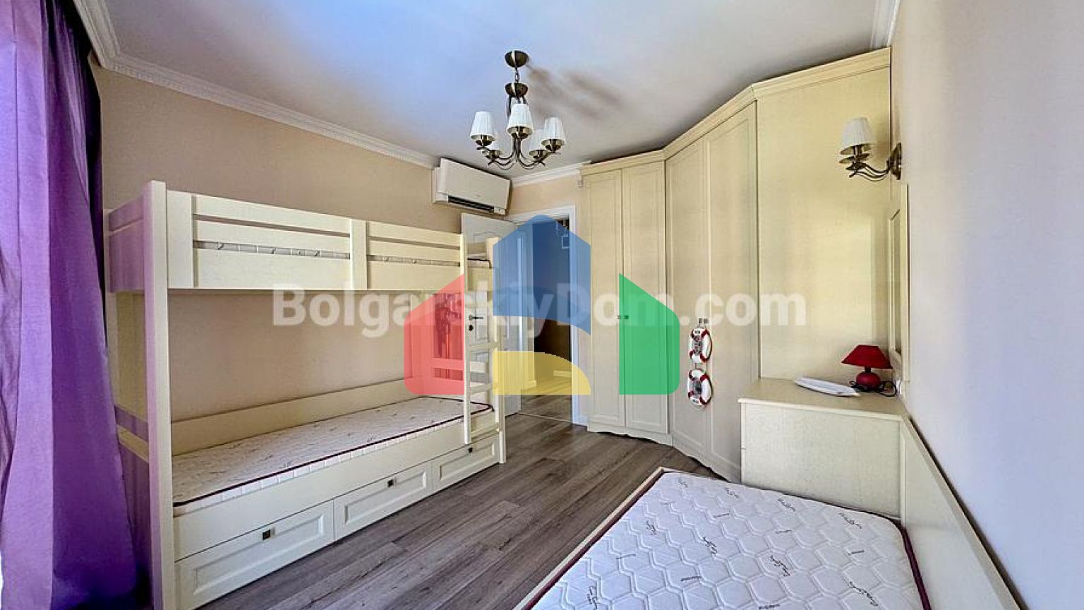 Трикімнатна квартира-мезонет в Віго