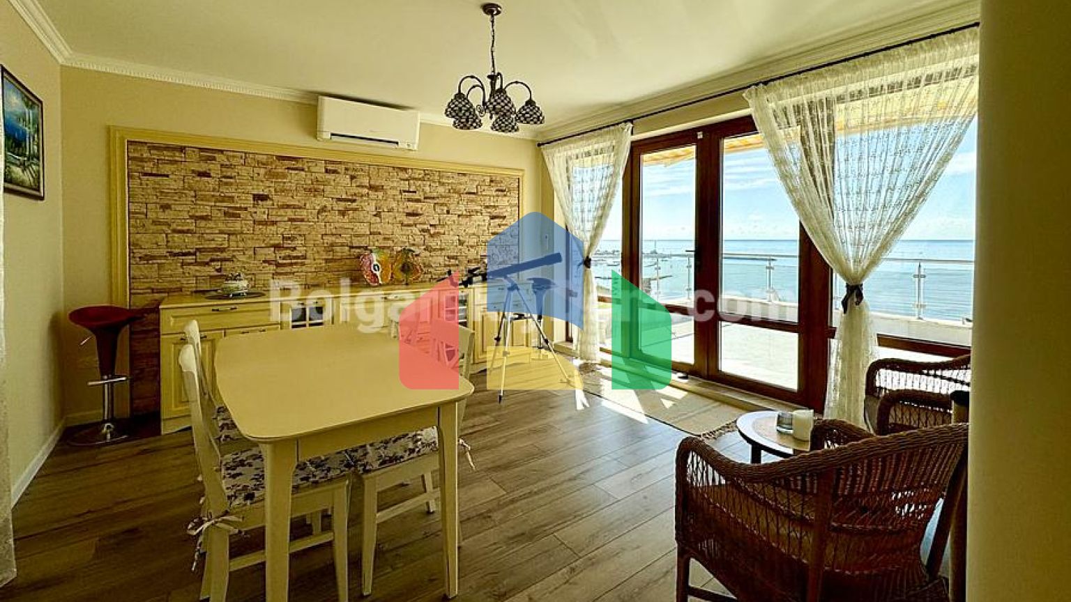 Трикімнатна квартира-мезонет в Віго