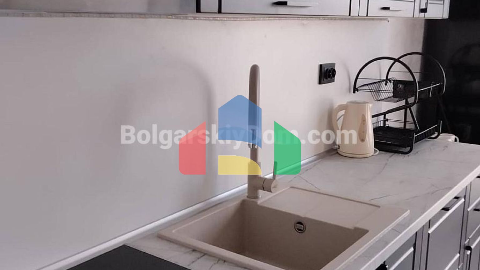 Квартира-студія в Валенсія Гарденс