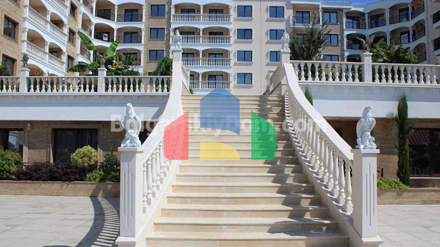 Квартира-студія в Валенсія Гарденс