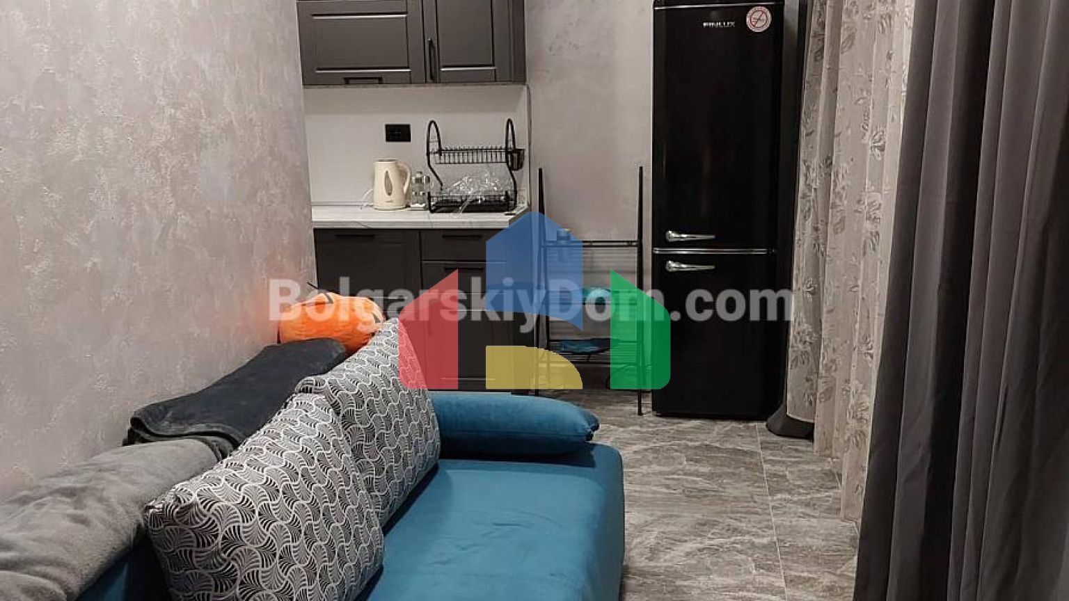 Квартира-студія в Валенсія Гарденс