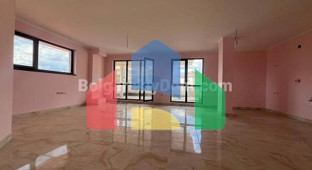 Three-bedroom apartment in Poseidon