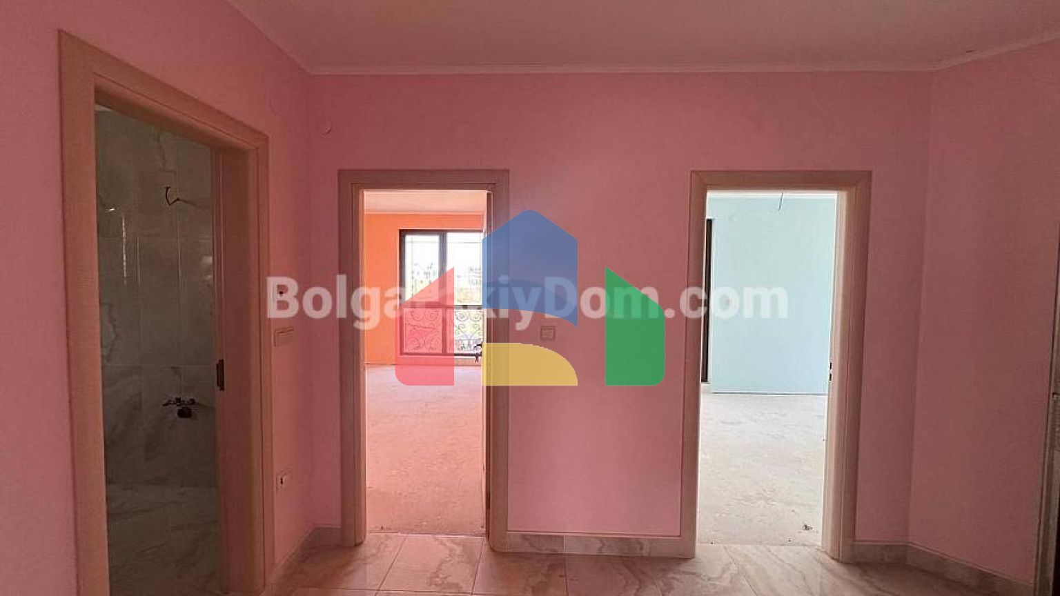 Чотирикімнатна квартира в Посейдон