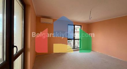 Чотирикімнатна квартира в Посейдон