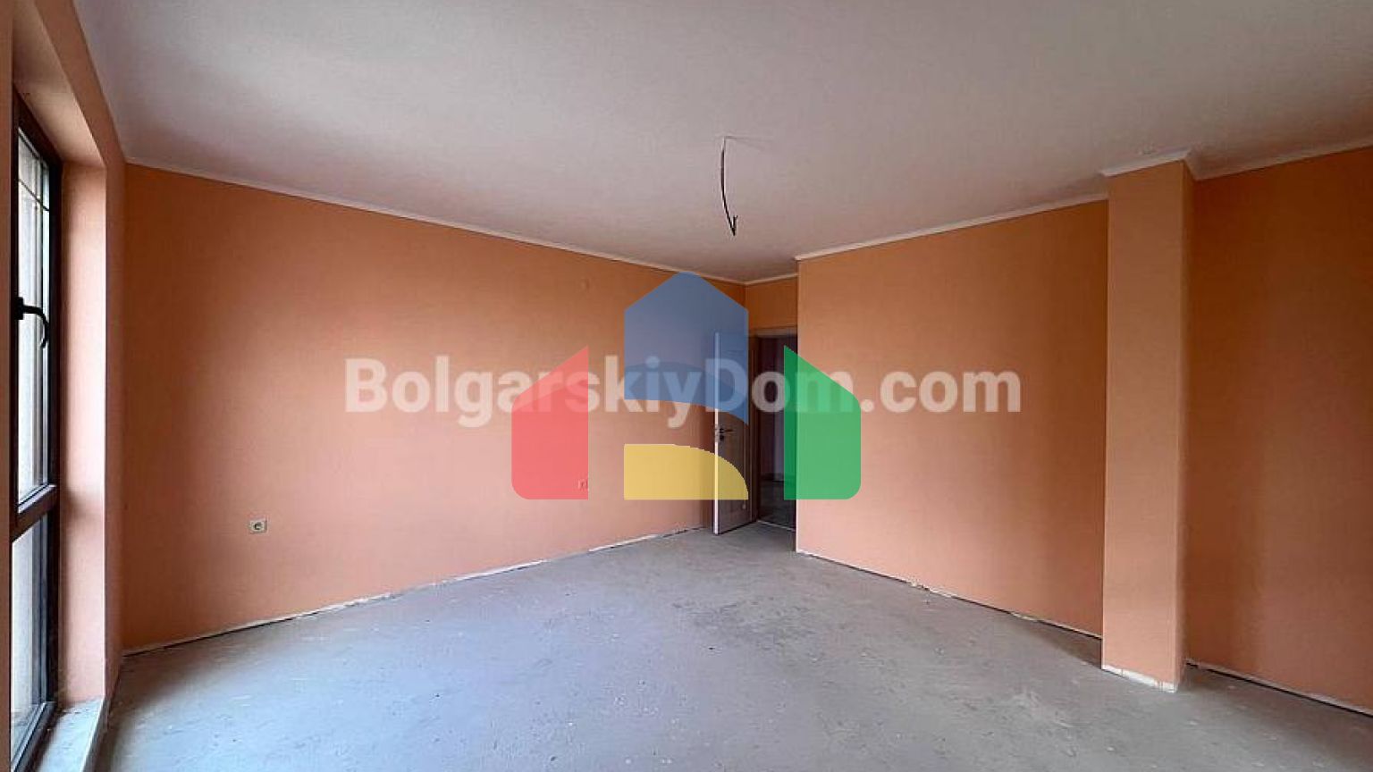 Чотирикімнатна квартира в Посейдон