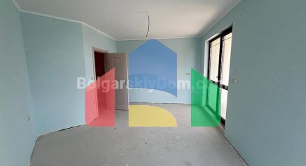 Чотирикімнатна квартира в Посейдон