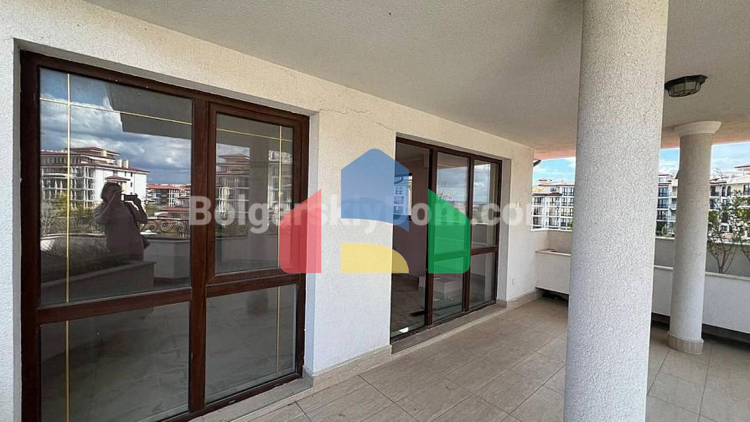 Чотирикімнатна квартира в Посейдон