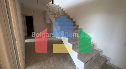 Чотирикімнатна квартира в Посейдон