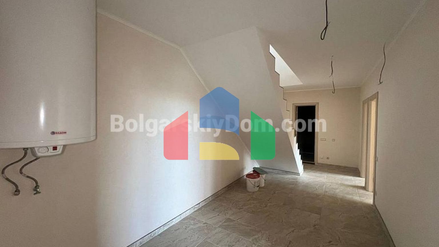 Чотирикімнатна квартира в Посейдон