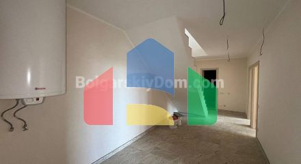 Чотирикімнатна квартира в Посейдон