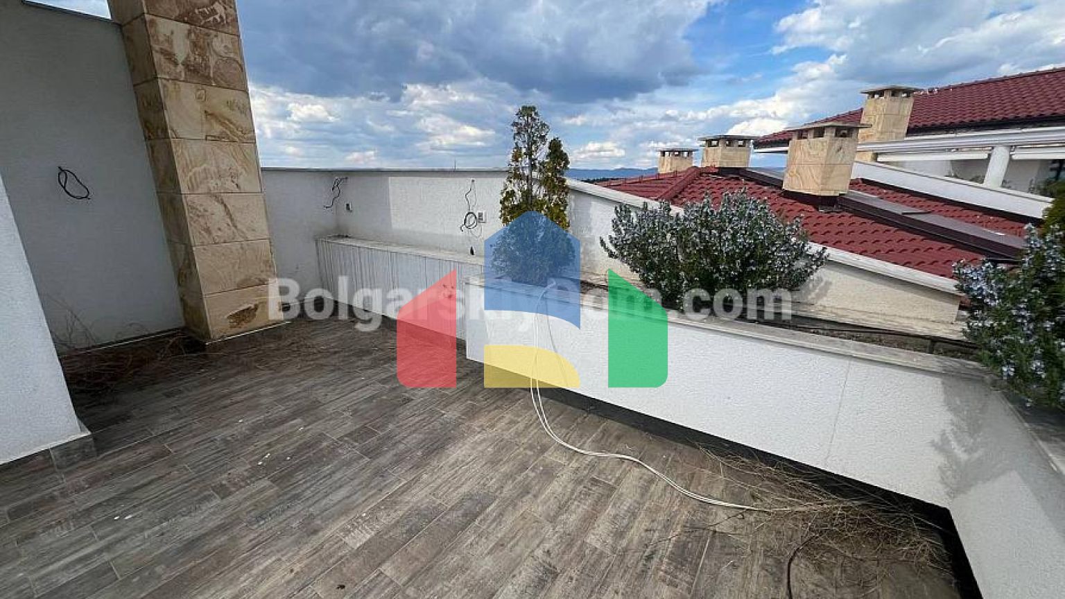 Чотирикімнатна квартира в Посейдон