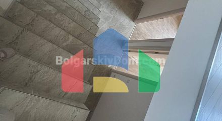 Чотирикімнатна квартира в Посейдон