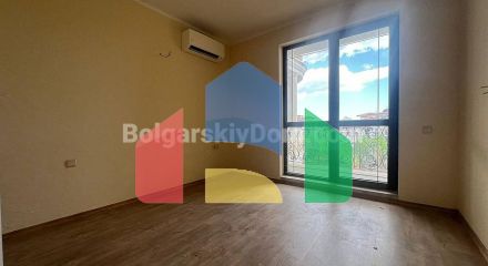 Чотирикімнатна квартира в Посейдон