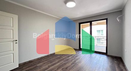 Трикімнатна квартира у Валенсія Люкс