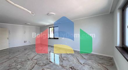 Трикімнатна квартира у Валенсія Люкс