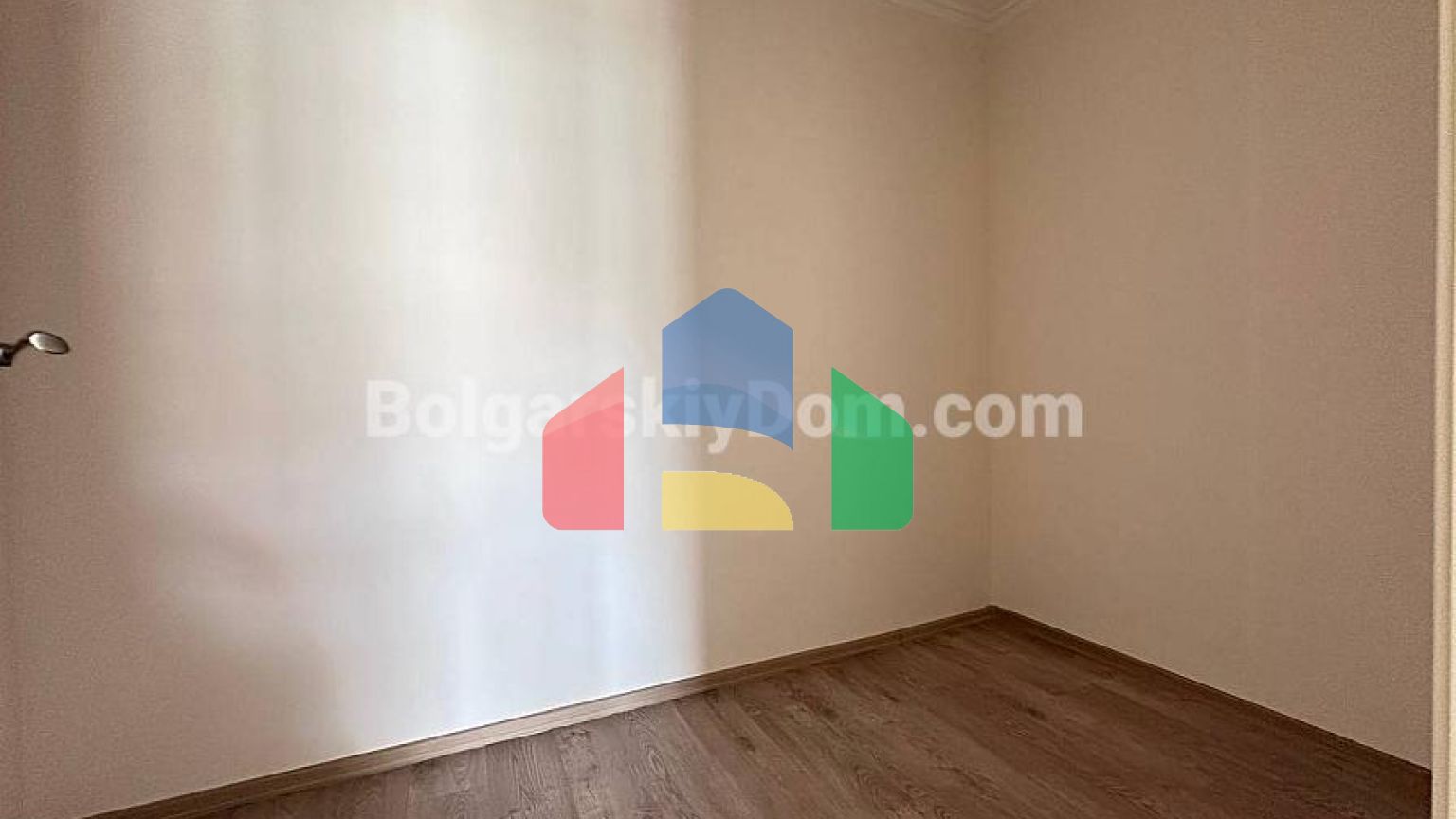 Трикімнатна квартира у Валенсія Люкс