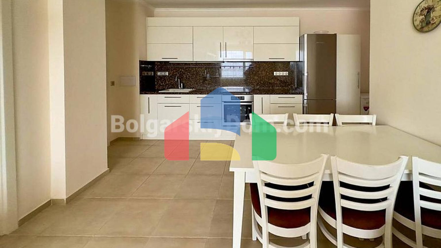 Трикімнатна квартира в Акроторія