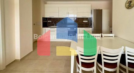 Трикімнатна квартира в Акроторія