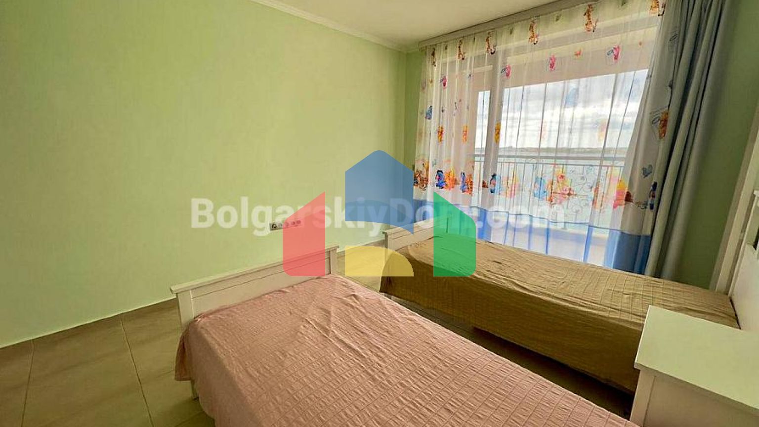 Трикімнатна квартира в Акроторія