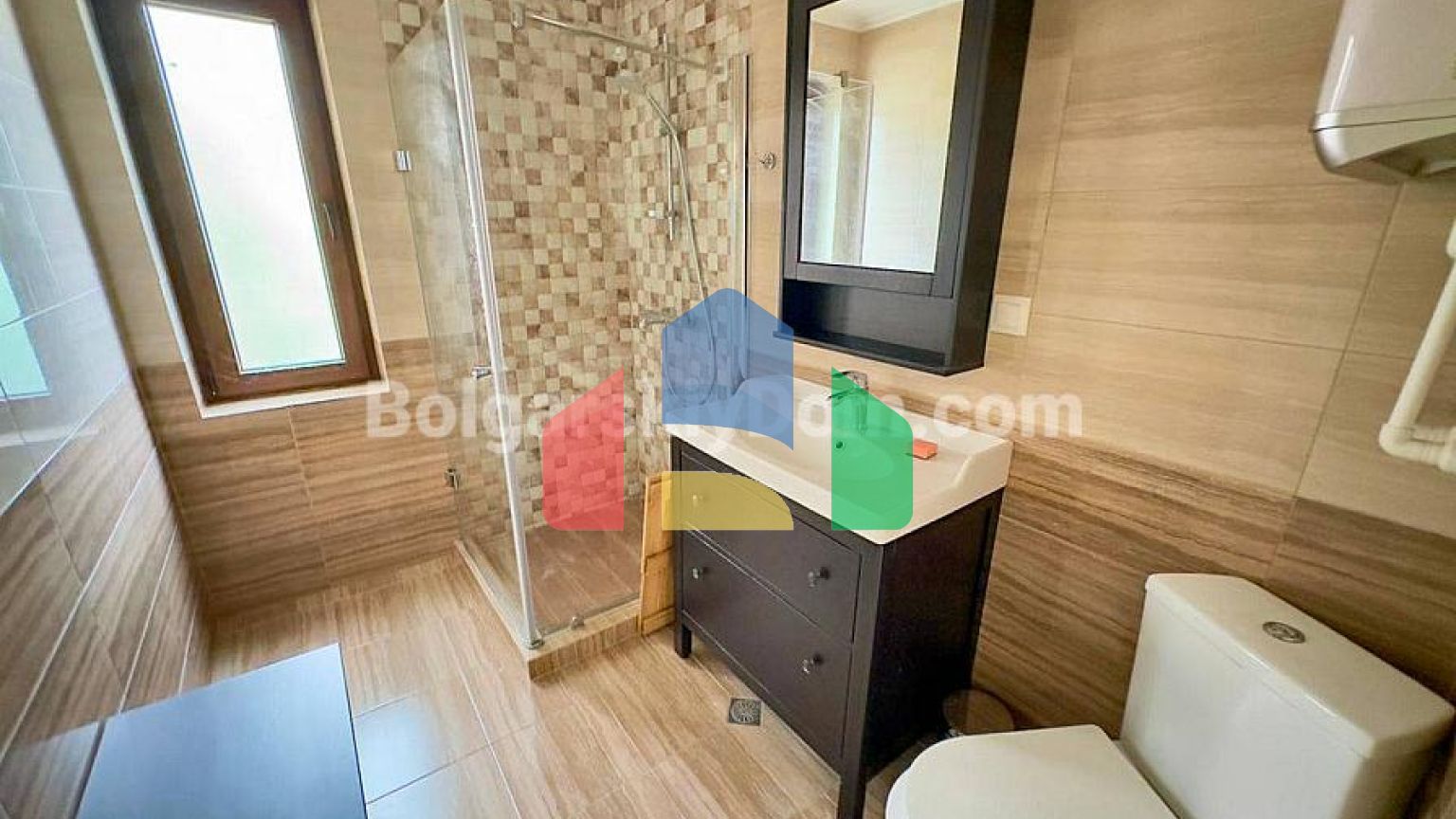 Трикімнатна квартира в Акроторія