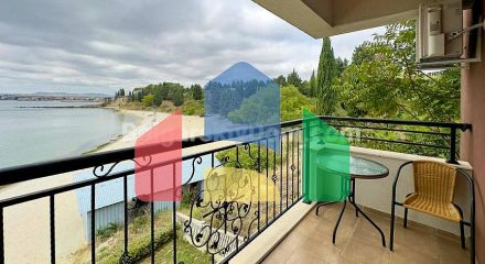 Трикімнатна квартира в Акроторія