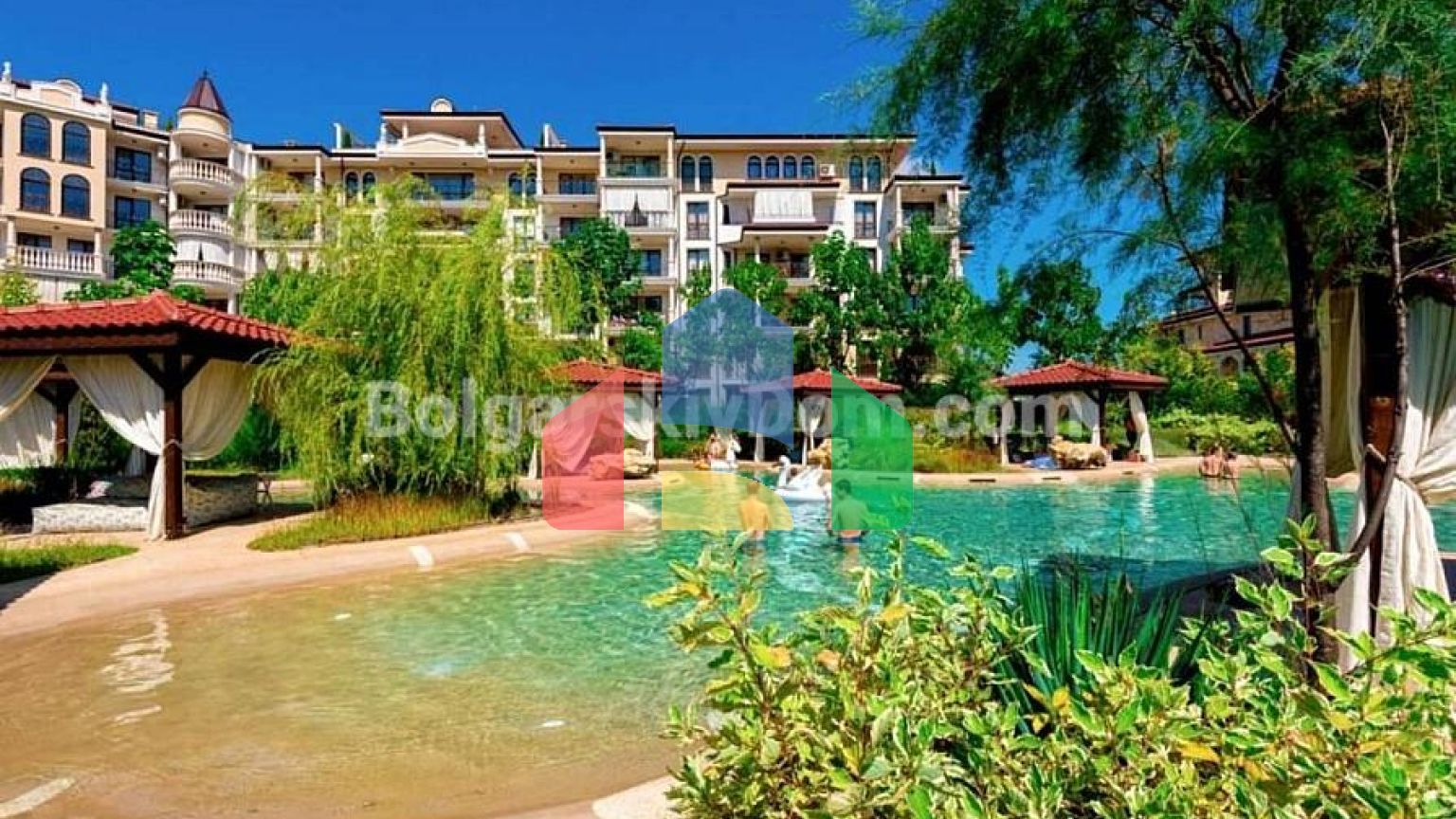 Чотирикімнатна квартира в Посейдон