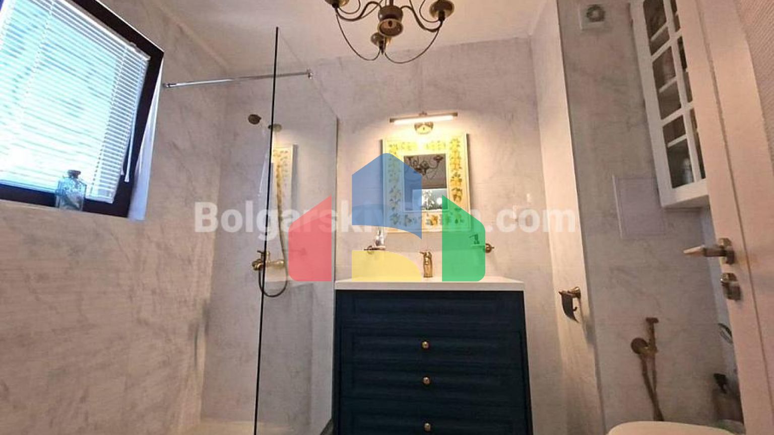 Чотирикімнатна квартира в Посейдон