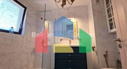 Чотирикімнатна квартира в Посейдон