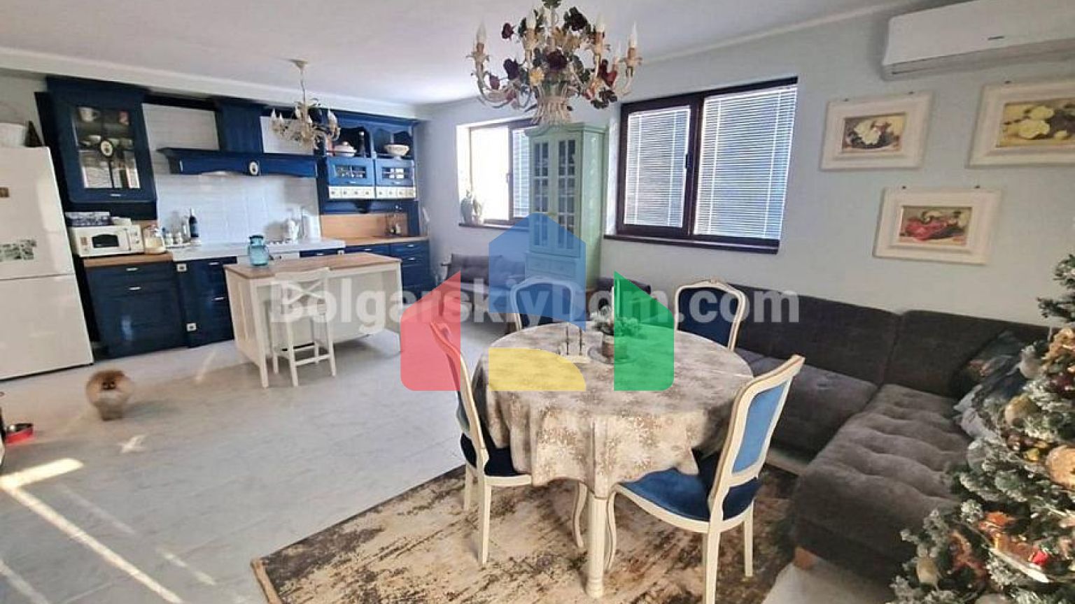 Чотирикімнатна квартира в Посейдон