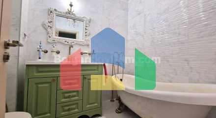 Чотирикімнатна квартира в Посейдон