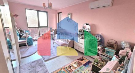 Чотирикімнатна квартира в Посейдон