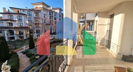 Чотирикімнатна квартира в Посейдон