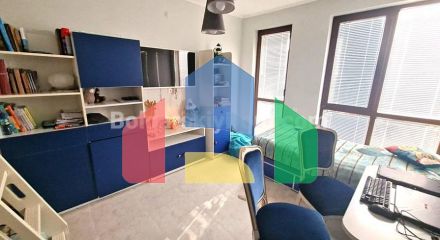 Чотирикімнатна квартира в Посейдон