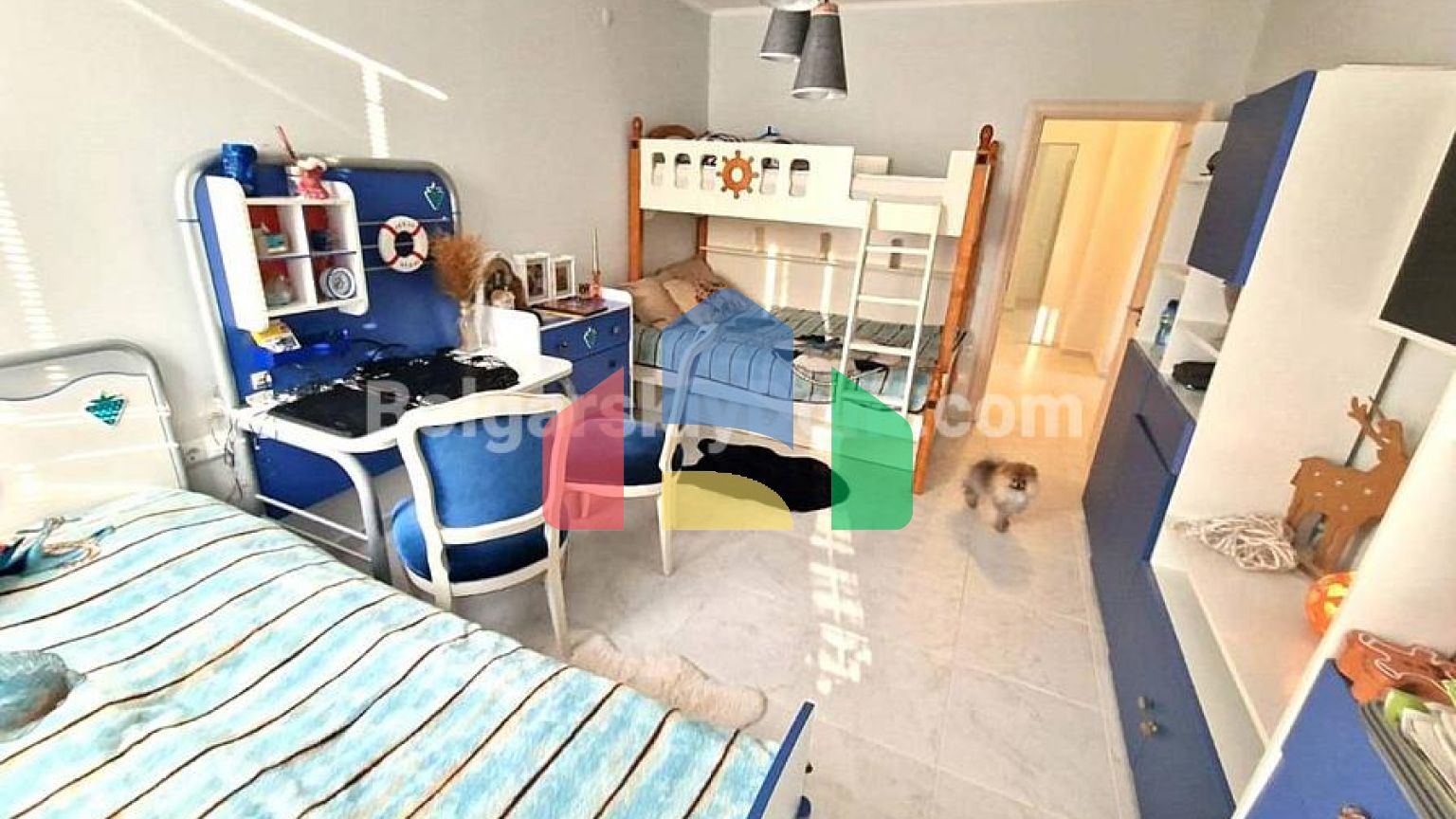 Чотирикімнатна квартира в Посейдон