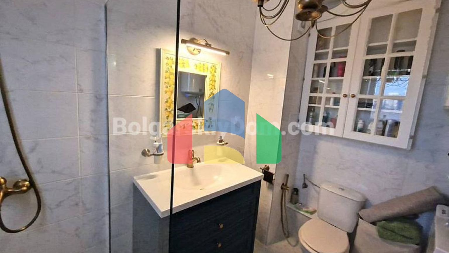 Чотирикімнатна квартира в Посейдон