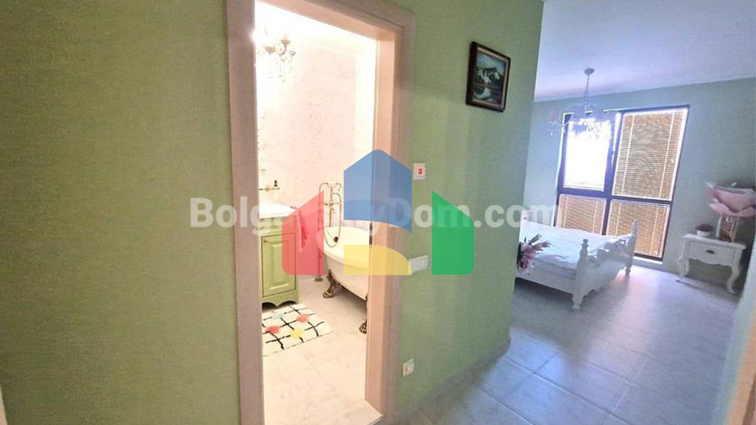 Чотирикімнатна квартира в Посейдон