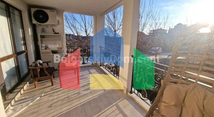 Чотирикімнатна квартира в Посейдон