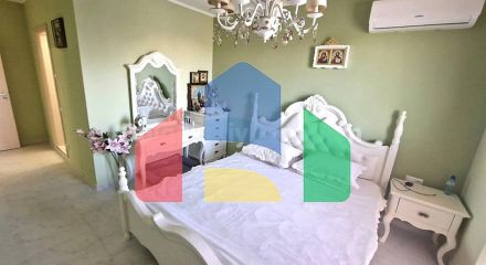 Чотирикімнатна квартира в Посейдон