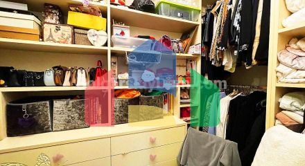 Триповерховий пентхаус в Естебані