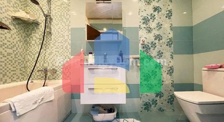 Триповерховий пентхаус в Естебані