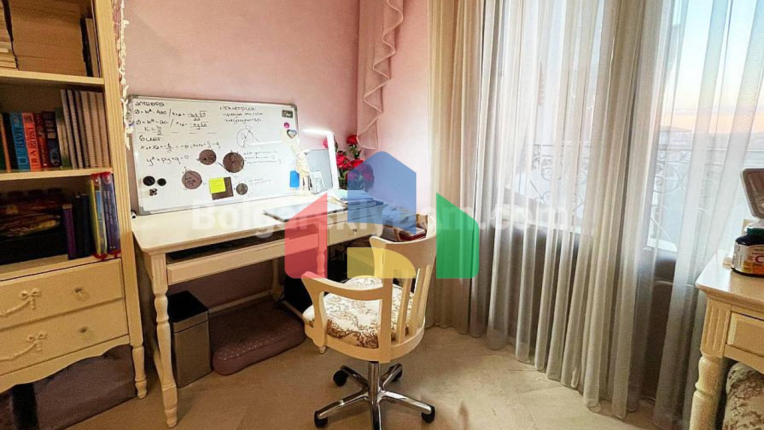 Триповерховий пентхаус в Естебані