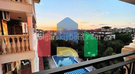 Триповерховий пентхаус в Естебані