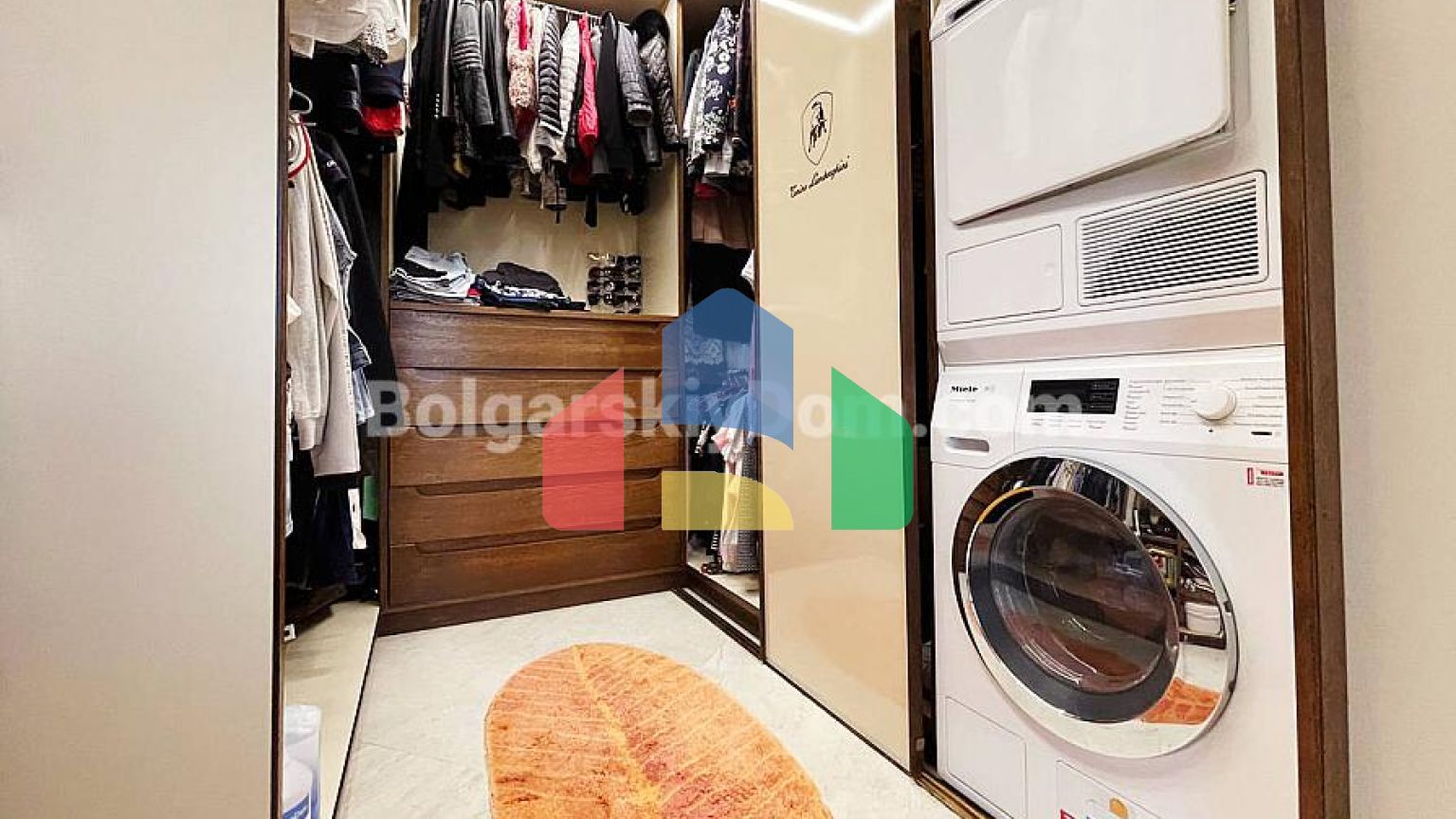 Триповерховий пентхаус в Естебані