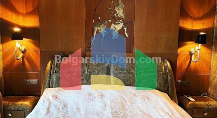 Триповерховий пентхаус в Естебані