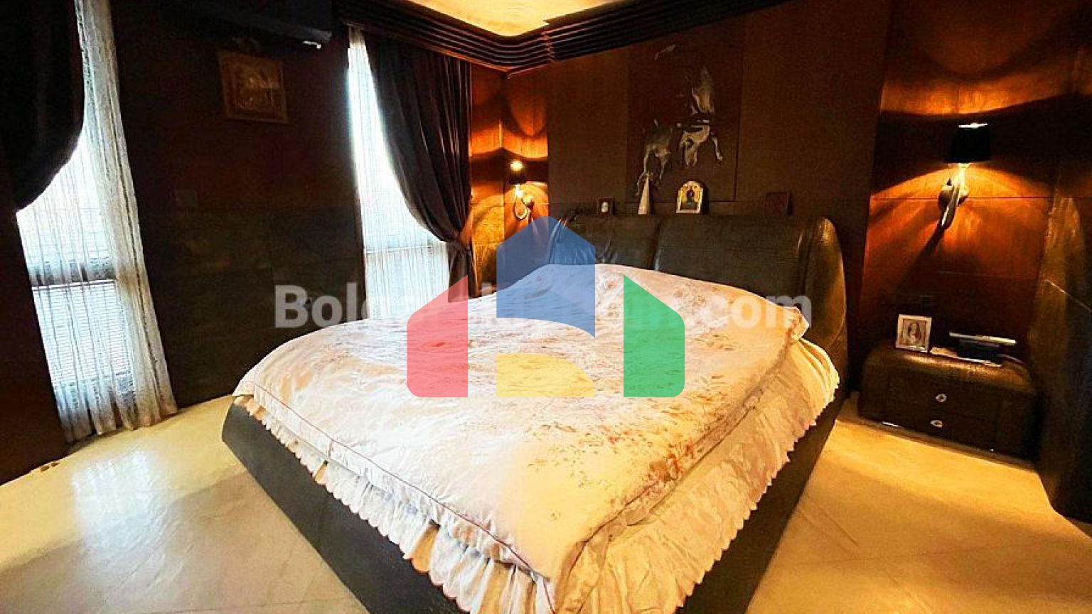 Триповерховий пентхаус в Естебані