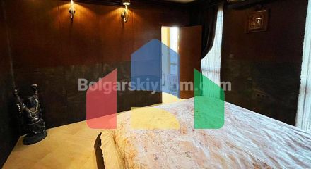 Триповерховий пентхаус в Естебані