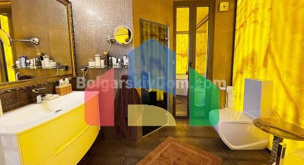 Триповерховий пентхаус в Естебані